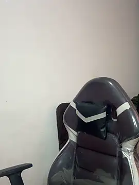 SaraBraun  online show from 12/17/25, 04:46