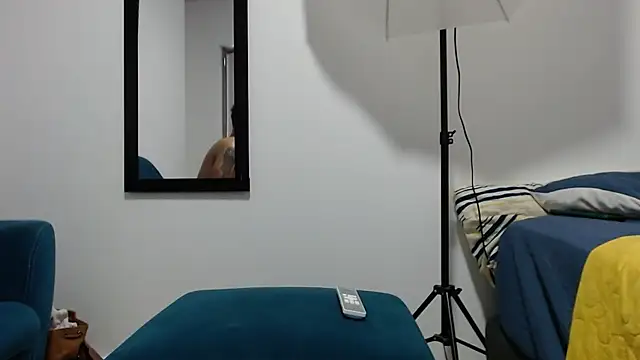 Snapshot of dream_fulfilled chatting on 02/27/25, 12:23 dream fulfilled online show from 02/27/25, 12:23