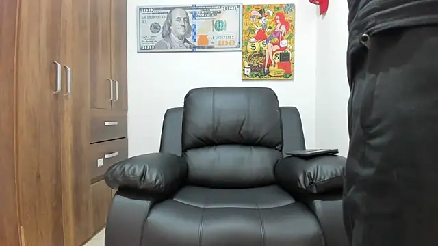 Snapshot of boss_of_cash chatting on 09/20/25, 07:37 boss of cash online show from 09/20/25, 07:37