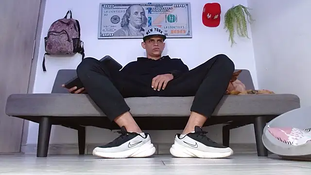 Snapshot of boss_of_cash chatting on 04/18/26, 12:53 boss of cash online show from 04/18/26, 12:53