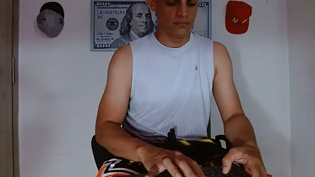 Snapshot of boss_of_cash chatting on 05/27/26, 01:30 boss of cash online show from 05/27/26, 01:30