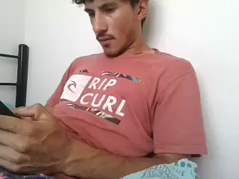 Snapshot of xxx-999 chatting on 03/18/25, 07:53 xxx-999 online show from 03/18/25, 07:53