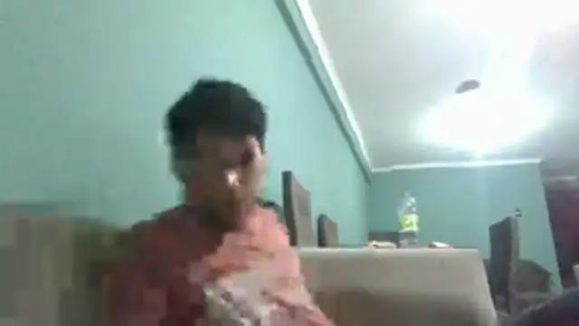 Snapshot of xxx-999 chatting on 10/17/25, 11:18 xxx-999 online show from 10/17/25, 11:18