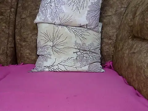 Snapshot of sexy_bella1 chatting on 10/07/25, 12:19 sexy bella1 online show from 10/07/25, 12:19