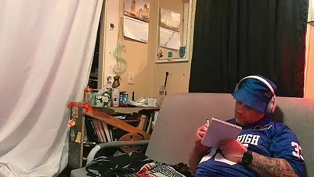 Snapshot of TwoFarty240 chatting on 03/22/26, 09:29 TwoFarty240 online show from 03/22/26, 09:29