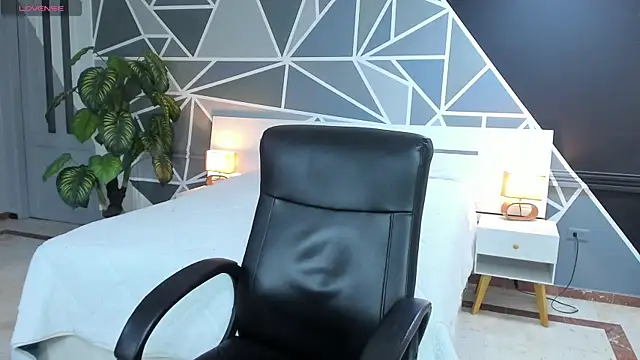 Snapshot of Lucifer_shadow chatting on 01/27/25, 11:43 Lucifer shadow online show from 01/27/25, 11:43