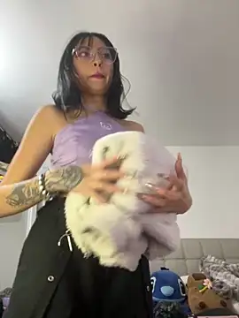 Any Roussee online show from 09/18/25, 11:40