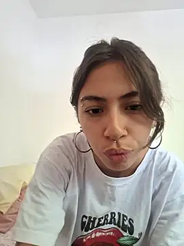 Jazmin-Cerezita online show from 12/18/24, 04:28