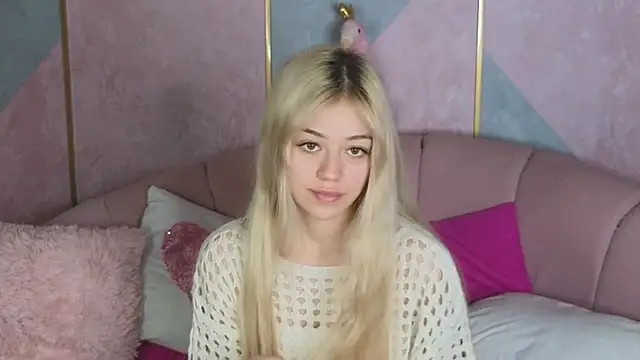 Snapshot of STELLA_RICH chatting on 02/04/25, 11:49 STELLA RICH online show from 02/04/25, 11:49
