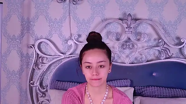 STELLA RICH online show from 11/17/25, 11:05