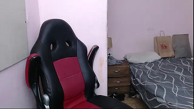 Snapshot of mr_stiven_ chatting on 01/09/25, 03:47 mr stiven  online show from 01/09/25, 03:47