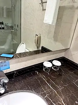 866532 online show from 10/31/25, 02:51