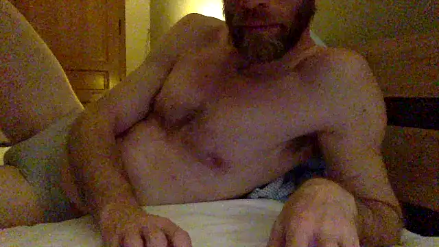 Snapshot of Twowellshapedheads chatting on 02/04/25, 10:45 Twowellshapedheads online show from 02/04/25, 10:45