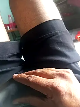 Snapshot of Smarterboytravel chatting on 09/09/25, 04:23 Smarterboytravel online show from 09/09/25, 04:23