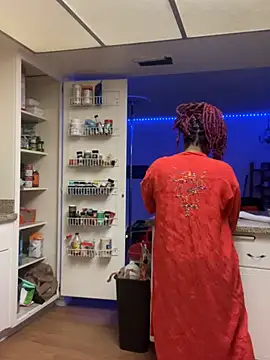 Snapshot of Asthetixx chatting on 12/14/24, 05:07 Asthetixx online show from 12/14/24, 05:07