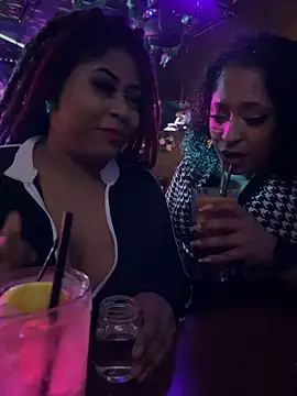 Snapshot of Asthetixx chatting on 12/16/24, 11:28 Asthetixx online show from 12/16/24, 11:28