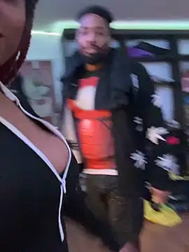 Snapshot of Asthetixx chatting on 12/17/24, 07:18 Asthetixx online show from 12/17/24, 07:18