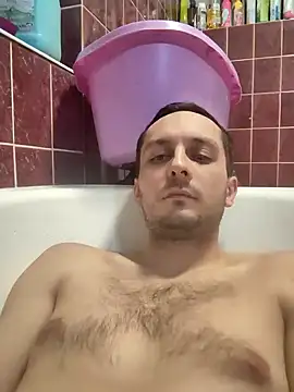 Snapshot of Kondzio chatting on 12/15/24, 07:10 Kondzio online show from 12/15/24, 07:10