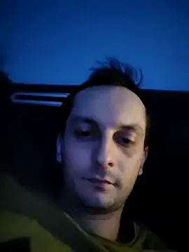 Snapshot of Kondzio chatting on 12/29/24, 11:18 Kondzio online show from 12/29/24, 11:18