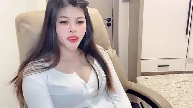 Snapshot of Ytao-528 chatting on 11/25/25, 06:46 Ytao-528 online show from 11/25/25, 06:46