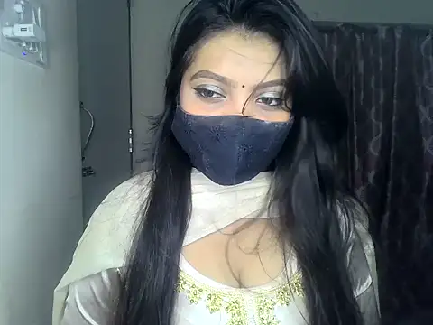 Snapshot of ishi_Beauty chatting on 10/01/25, 07:47 ishi Beauty online show from 10/01/25, 07:47