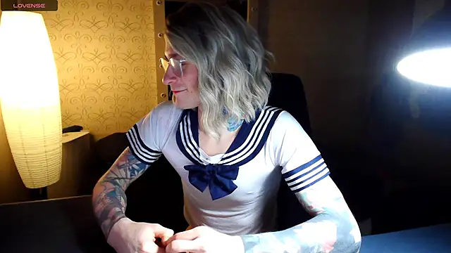 Julia dolls online show from 12/15/25, 06:01