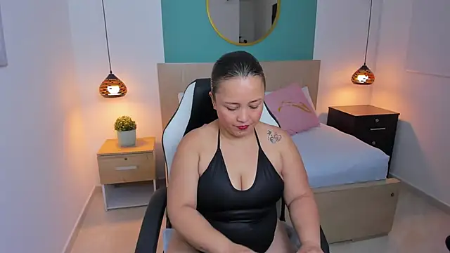 Snapshot of linda_rios_ chatting on 12/26/24, 07:05 linda rios online show from 12/26/24, 07:05