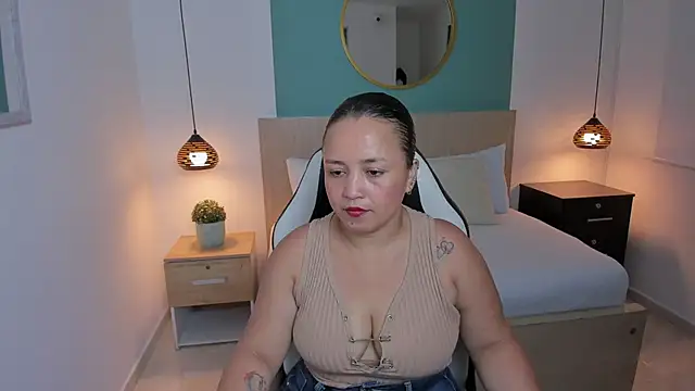 Snapshot of linda_rios_ chatting on 01/02/25, 07:07 linda rios online show from 01/02/25, 07:07