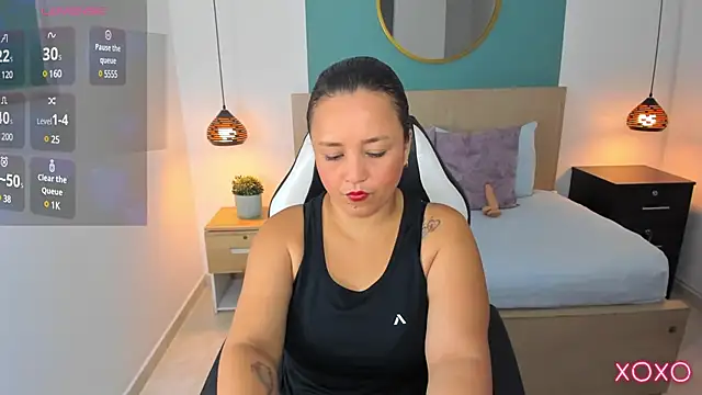 Snapshot of linda_rios_ chatting on 02/07/25, 01:36 linda rios online show from 02/07/25, 01:36