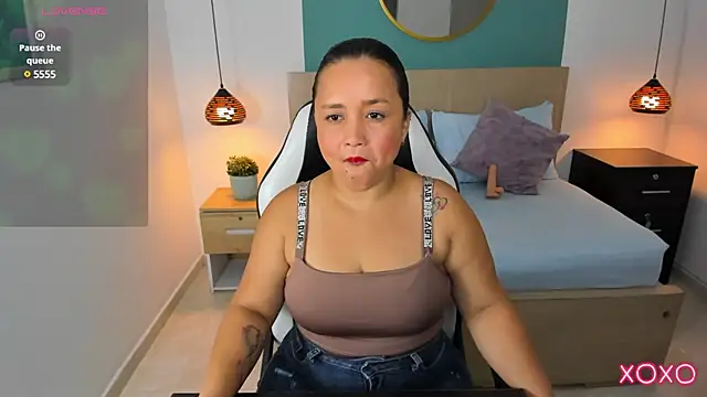 Snapshot of linda_rios_ chatting on 02/08/25, 01:22 linda rios online show from 02/08/25, 01:22