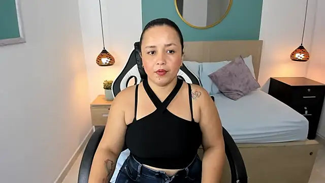 Snapshot of linda_rios_ chatting on 02/14/25, 07:02 linda rios online show from 02/14/25, 07:02