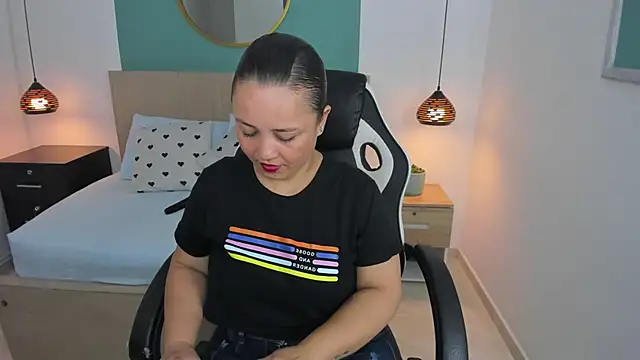 Snapshot of linda_rios_ chatting on 03/20/25, 07:25 linda rios online show from 03/20/25, 07:25