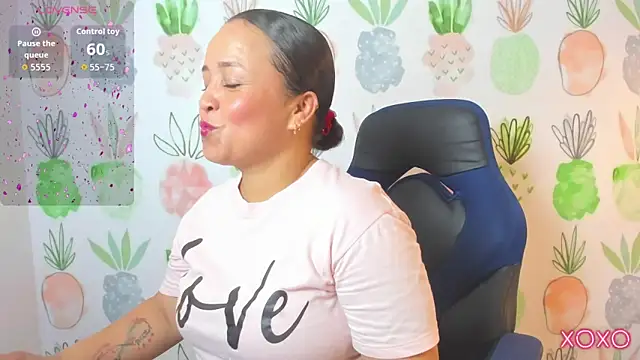 Snapshot of linda_rios_ chatting on 09/10/25, 07:14 linda rios online show from 09/10/25, 07:14