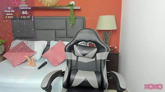 Snapshot of linda_rios_ chatting on 10/17/25, 07:16 linda rios online show from 10/17/25, 07:16