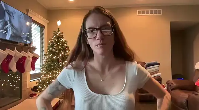 Snapshot of yourstrulylivy69 chatting on 12/18/24, 02:49 yourstrulylivy69 online show from 12/18/24, 02:49