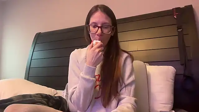 Snapshot of yourstrulylivy69 chatting on 02/18/25, 01:44 yourstrulylivy69 online show from 02/18/25, 01:44