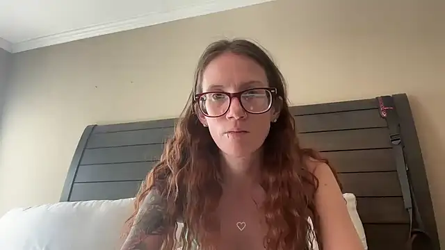Snapshot of yourstrulylivy69 chatting on 02/21/25, 07:43 yourstrulylivy69 online show from 02/21/25, 07:43