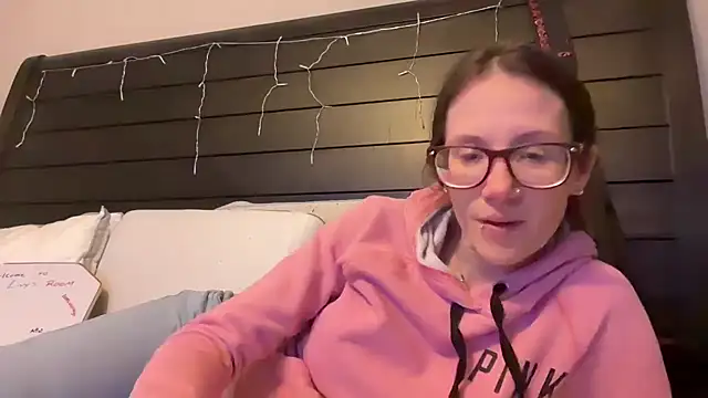 Snapshot of yourstrulylivy69 chatting on 02/27/25, 01:27 yourstrulylivy69 online show from 02/27/25, 01:27