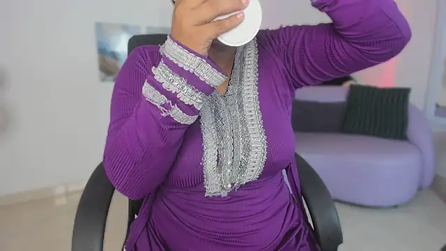 jazmin anbar online show from 06/16/26, 09:50