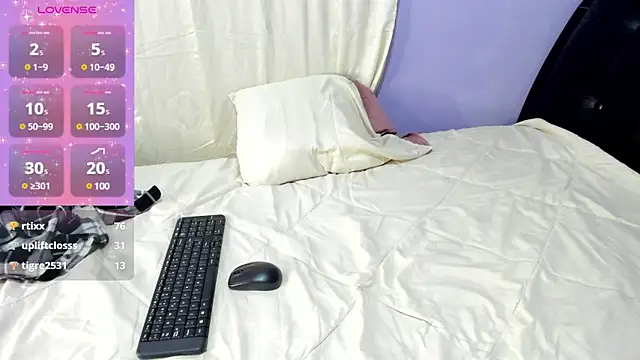 Snapshot of Jenny_Evans82 chatting on 01/13/25, 07:21 Jenny Evans82 online show from 01/13/25, 07:21