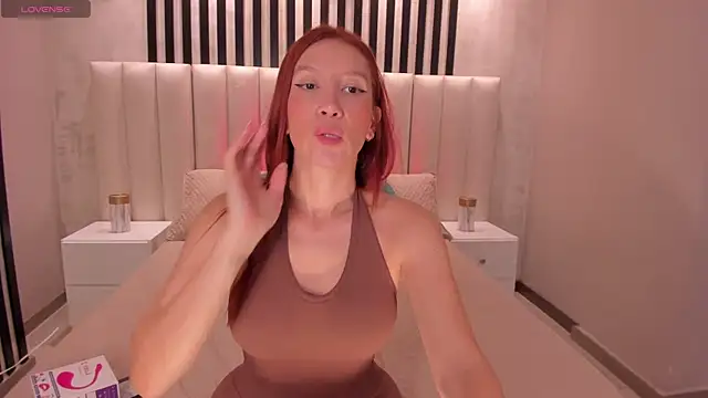 MiaFarrell  online show from 03/01/25, 11:17