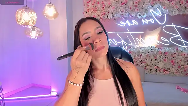 IsabelBornner online show from 12/22/25, 06:49