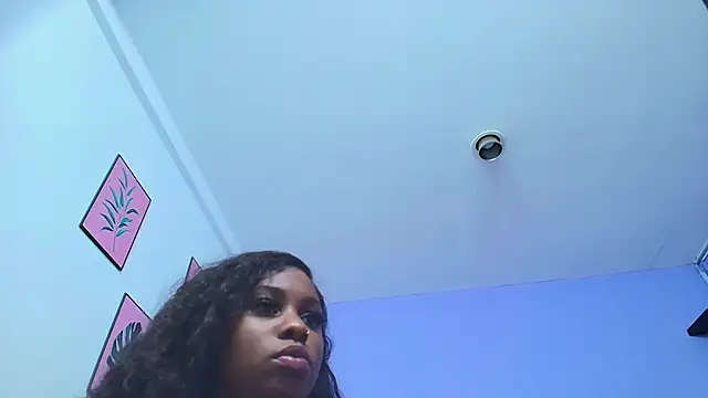 Snapshot of kinkyandsavage chatting on 01/01/25, 12:22 kinkyandsavage online show from 01/01/25, 12:22