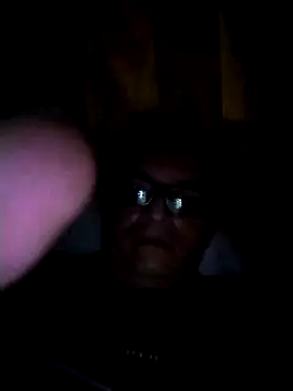 Snapshot of Bombi22 chatting on 01/09/25, 06:06 Bombi22 online show from 01/09/25, 06:06