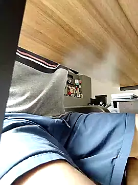 Snapshot of Bombi22 chatting on 01/09/25, 04:49 Bombi22 online show from 01/09/25, 04:49