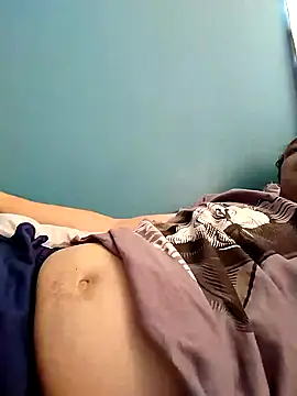 Snapshot of Bombi22 chatting on 01/12/25, 06:38 Bombi22 online show from 01/12/25, 06:38