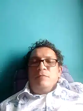 Snapshot of Bombi22 chatting on 02/09/25, 06:47 Bombi22 online show from 02/09/25, 06:47