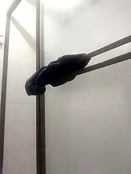 Snapshot of Bombi22 chatting on 02/22/25, 09:48 Bombi22 online show from 02/22/25, 09:48