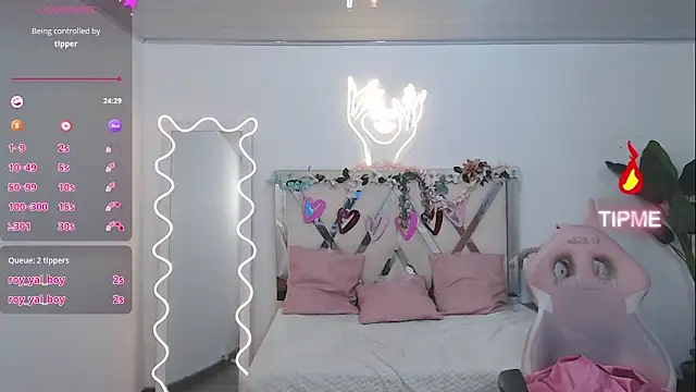 Snapshot of kittystart_tay chatting on 03/21/25, 01:24 kittystart tay online show from 03/21/25, 01:24