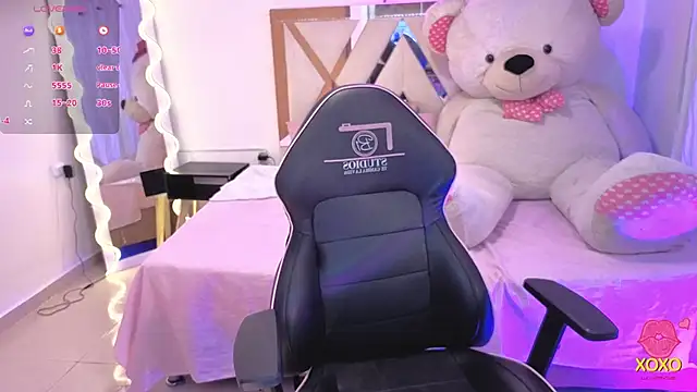 Snapshot of kittystart_tay chatting on 09/30/25, 11:54 kittystart tay online show from 09/30/25, 11:54